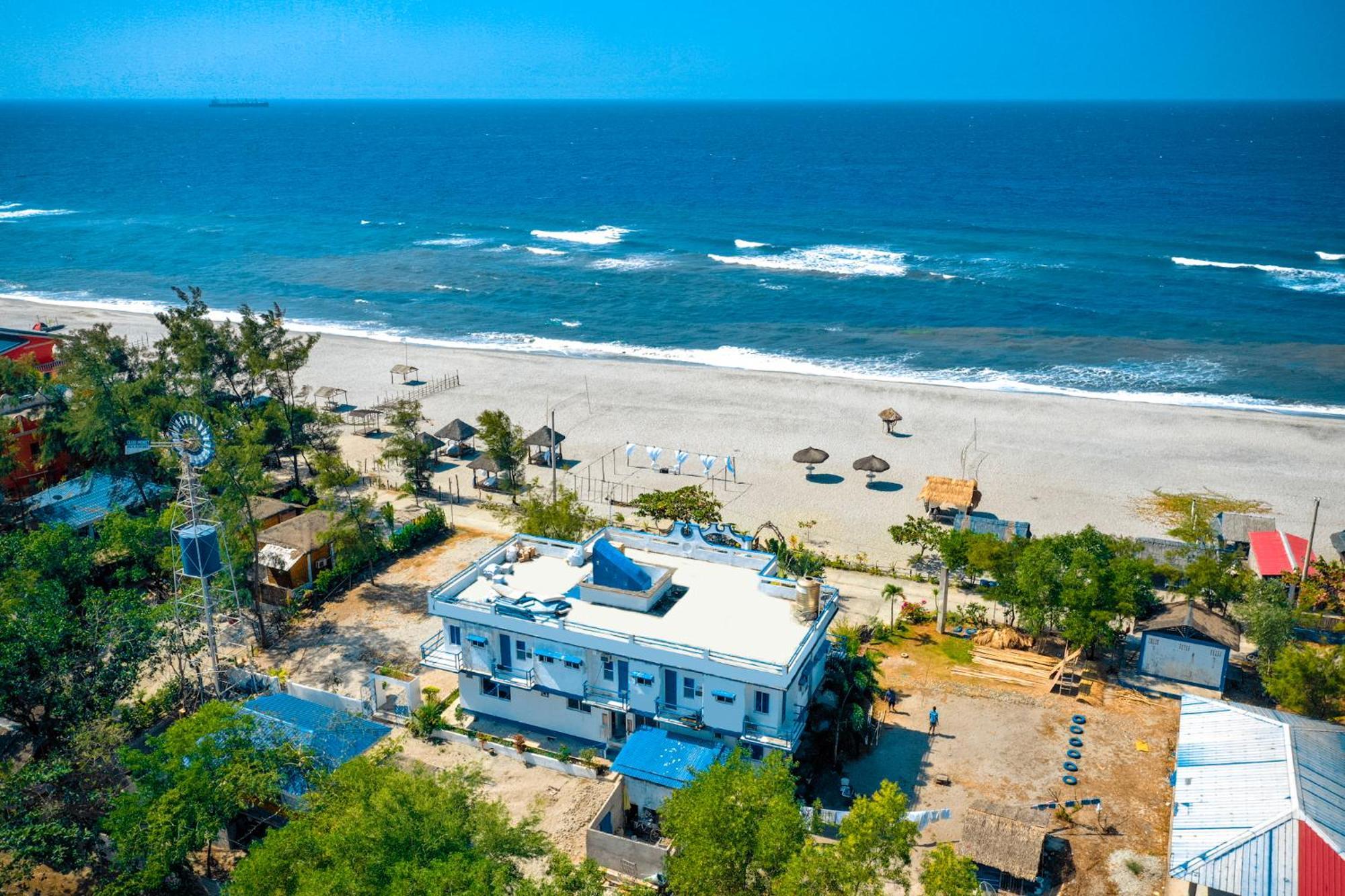 Club Monet Beachfront Resort By Cocotel Cabangan Eksteriør bilde
