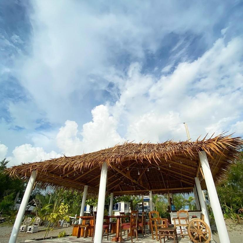 Club Monet Beachfront Resort By Cocotel Cabangan Eksteriør bilde