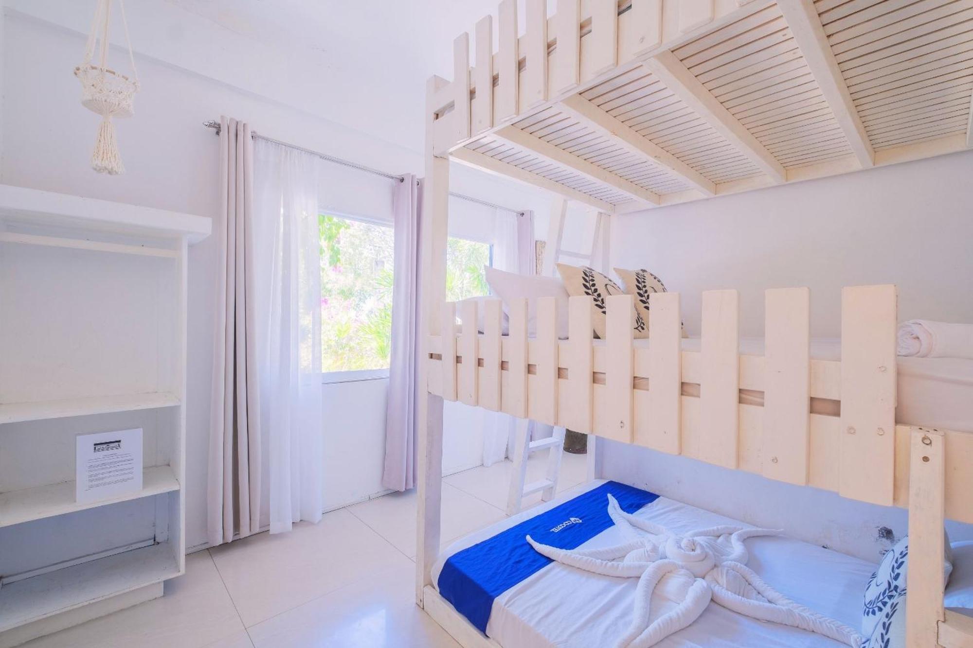 Club Monet Beachfront Resort By Cocotel Cabangan Rom bilde