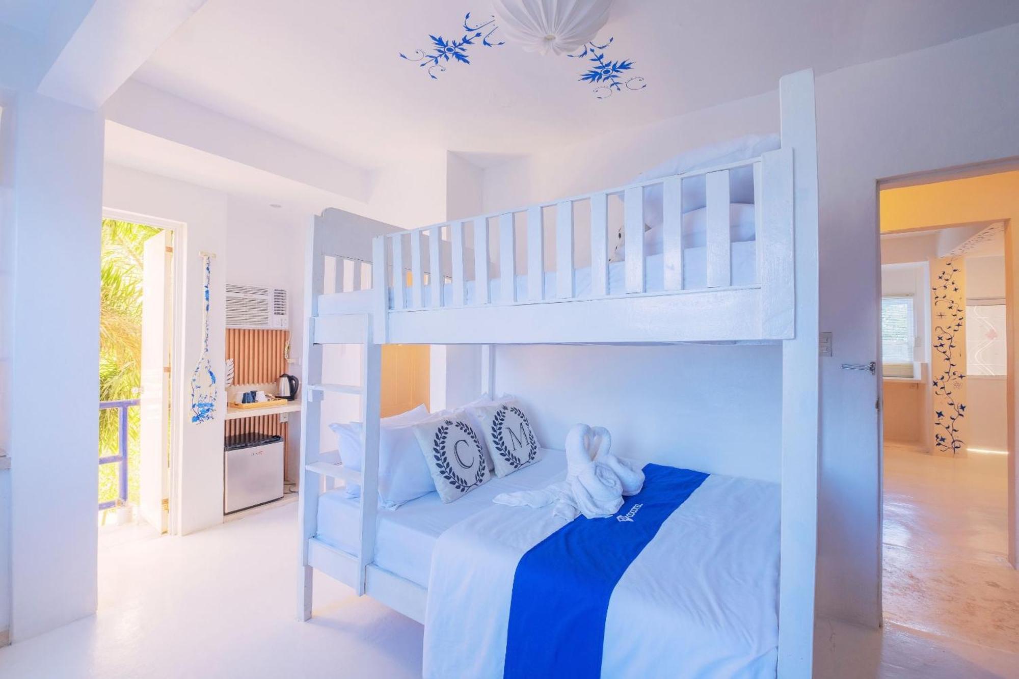 Club Monet Beachfront Resort By Cocotel Cabangan Rom bilde