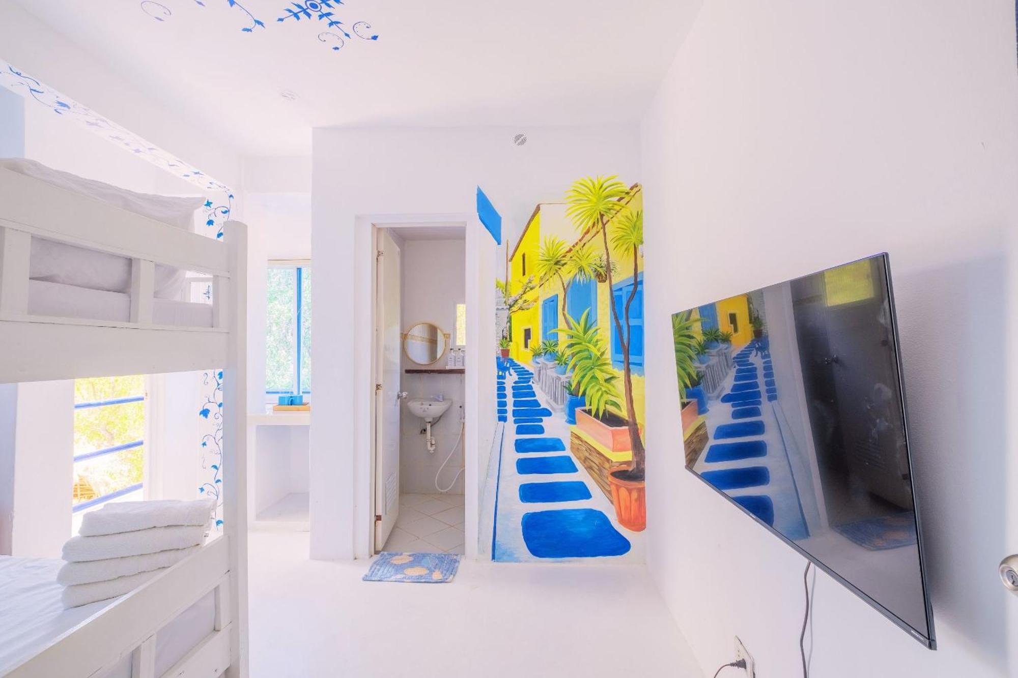 Club Monet Beachfront Resort By Cocotel Cabangan Rom bilde