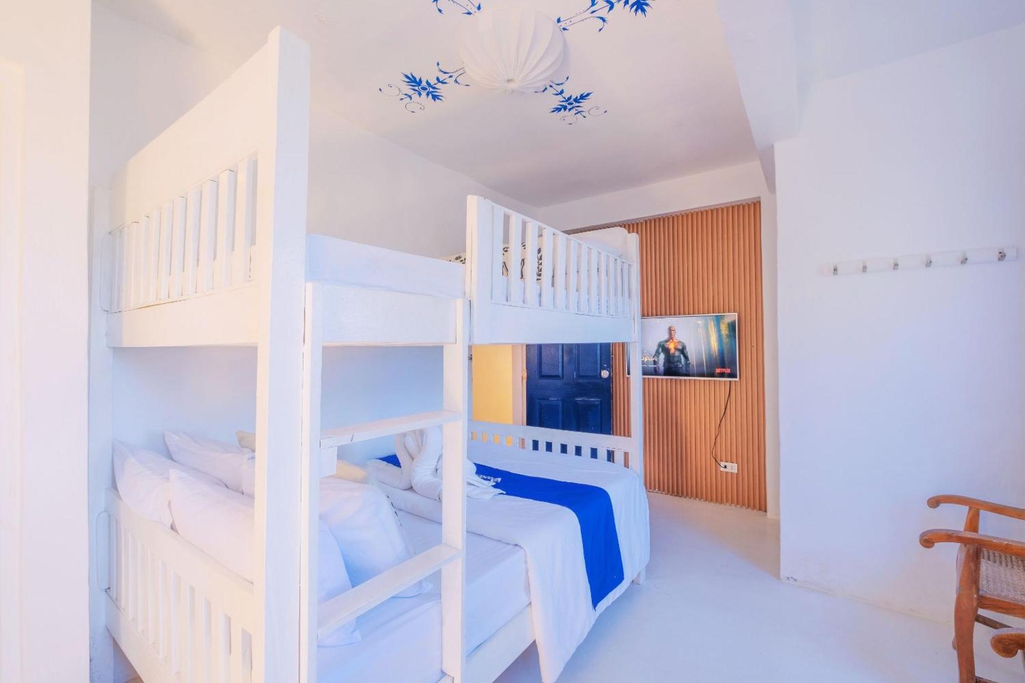 Club Monet Beachfront Resort By Cocotel Cabangan Rom bilde
